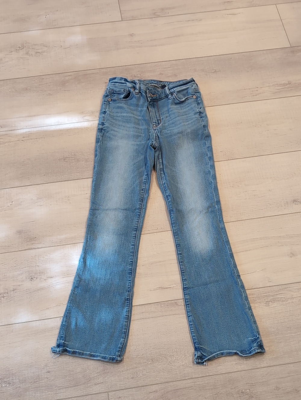 AE Hi Rise Skinny Kick Jeans